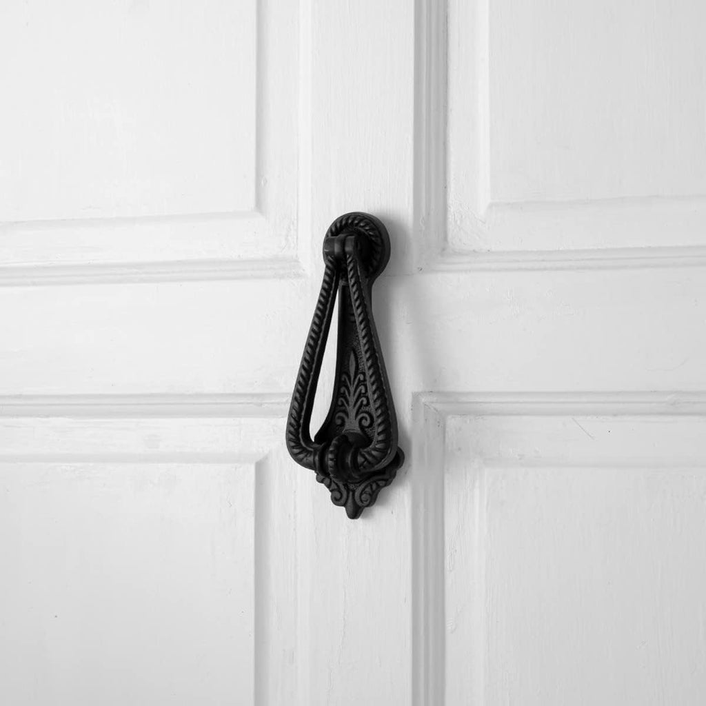 ᴹ Heavy Ornamental DesignDoor Knocker - Cast Iron Construction, RSF Finish, 7 Inch Long with Mounting Hardware