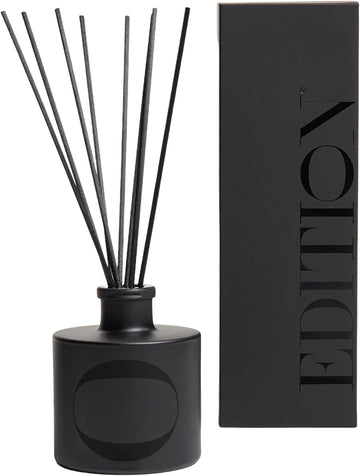 Reed Diffuser Set - Notes of Black Tea, Sicilian Bergamot, and Cedarwood - Pack of 1