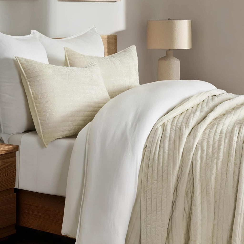 Velvet Quilt Set, Luxurious Soft Striped Channel Bedding Set, Lightweight Velvet Comforter for All Season