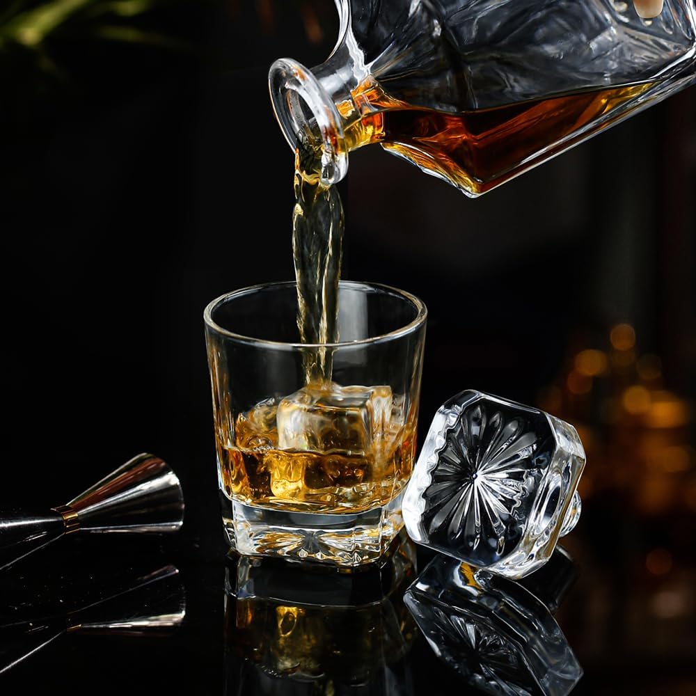 Square 25Oz Whiskey Liquor Decanter Set With 2 Glasses in Box,Decanter Set for Scotch Liquor,Whiskey Wine Decanter