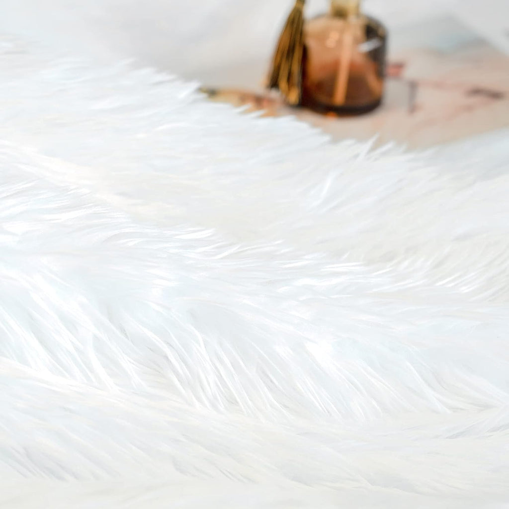 Extra 2.8" Long Hair Fluffy Faux Fur Throw Blanket 50" x 60", Luxury Soft Decorative Fuzzy Furry Blankets, Cozy Plush