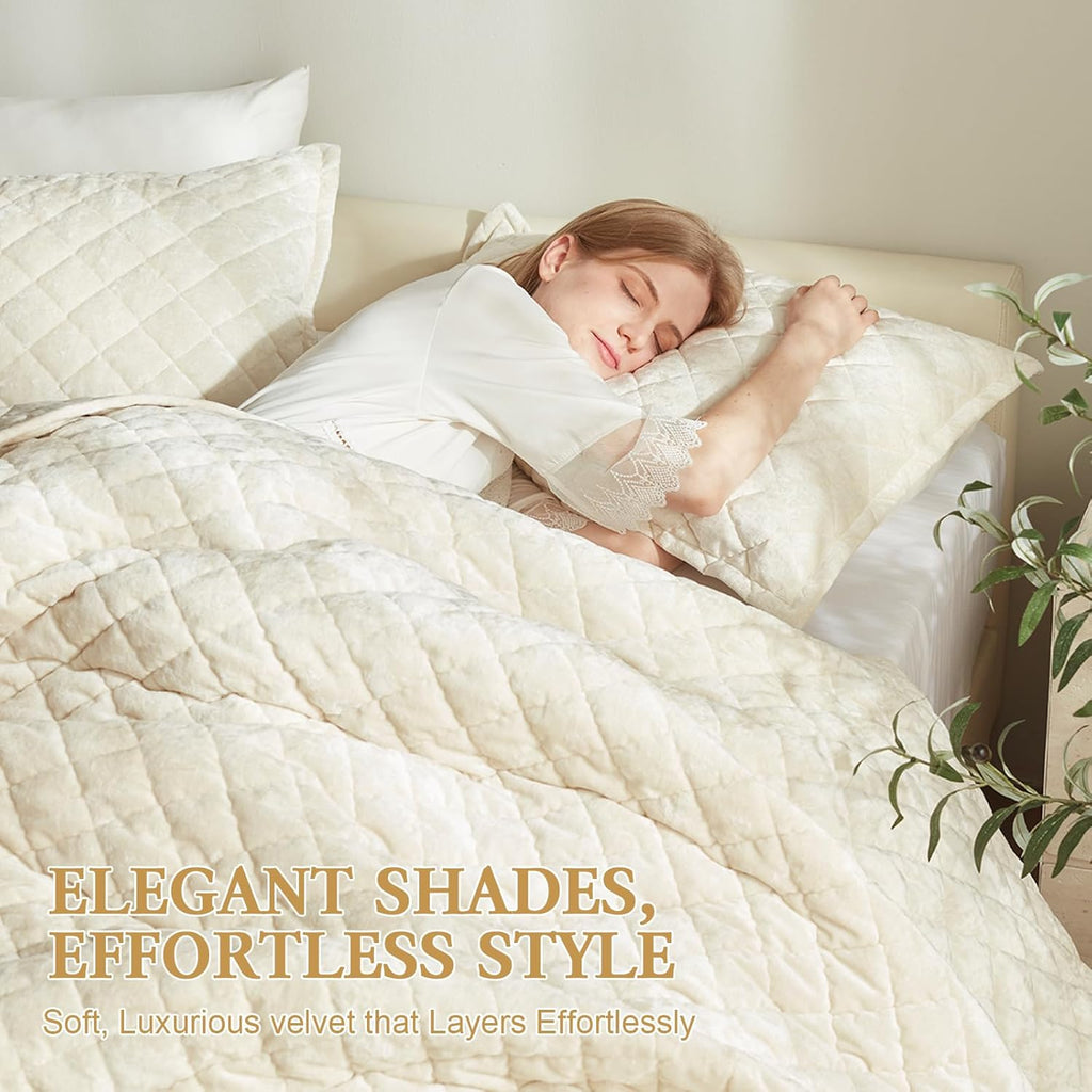 Luxury Velvet Quilt Set King, Lightweight Oversized Bedspread Coverlet Quilted Box Stitch Bedding Set, with 2