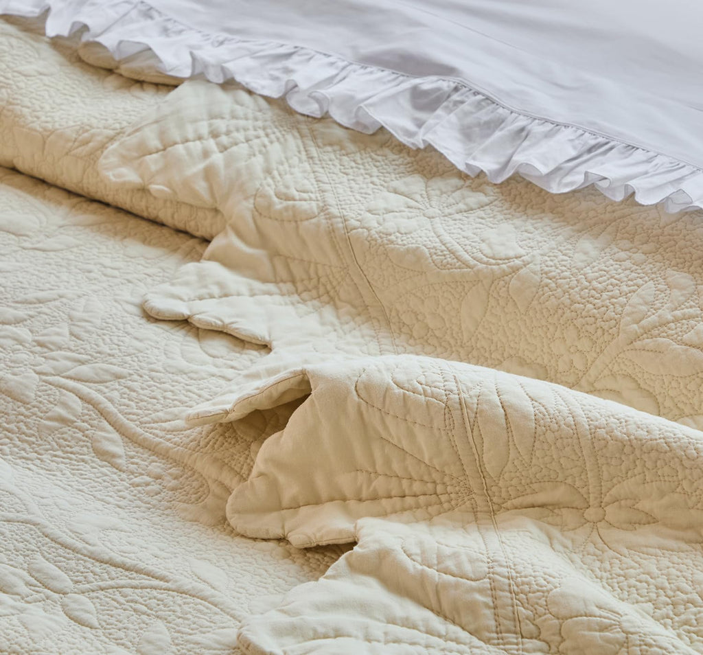 Beige Cotton Quilt Set Scalloped Matelasse Coverlet 3PC