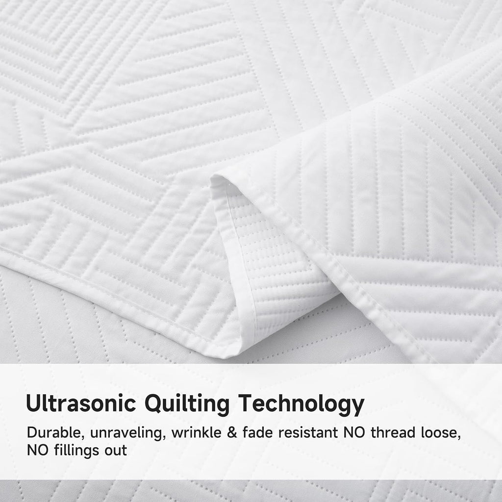 White Quilt with Pillow Shams, Summer Soft Geometric Pattern Bedspread, 3 Pieces Lightweight Coverlet Bedding