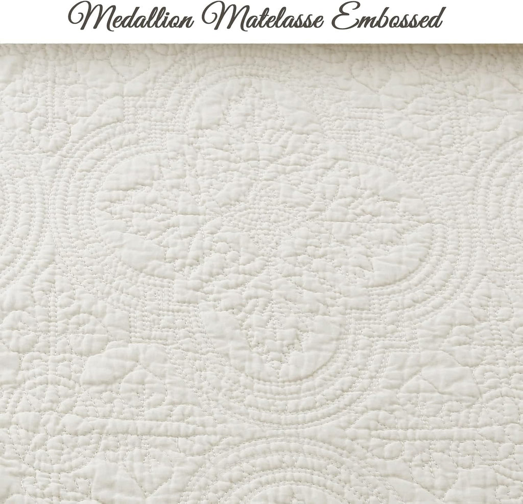 100% Cotton Medallion Off White Matelasse Embossed Bedding Quilt Set, Reversible Lightweight Bedspread, Coverlet for