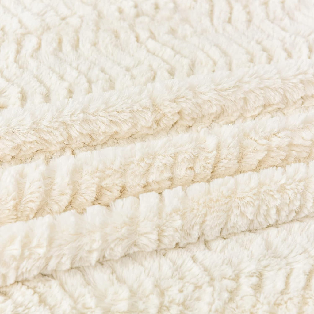 Luxury Faux Fur Throw Pillow Covers-18 x18,Set of 2-Boho Furry Fuzzy Fluffy Cozy Pillow Cases,18"x18")