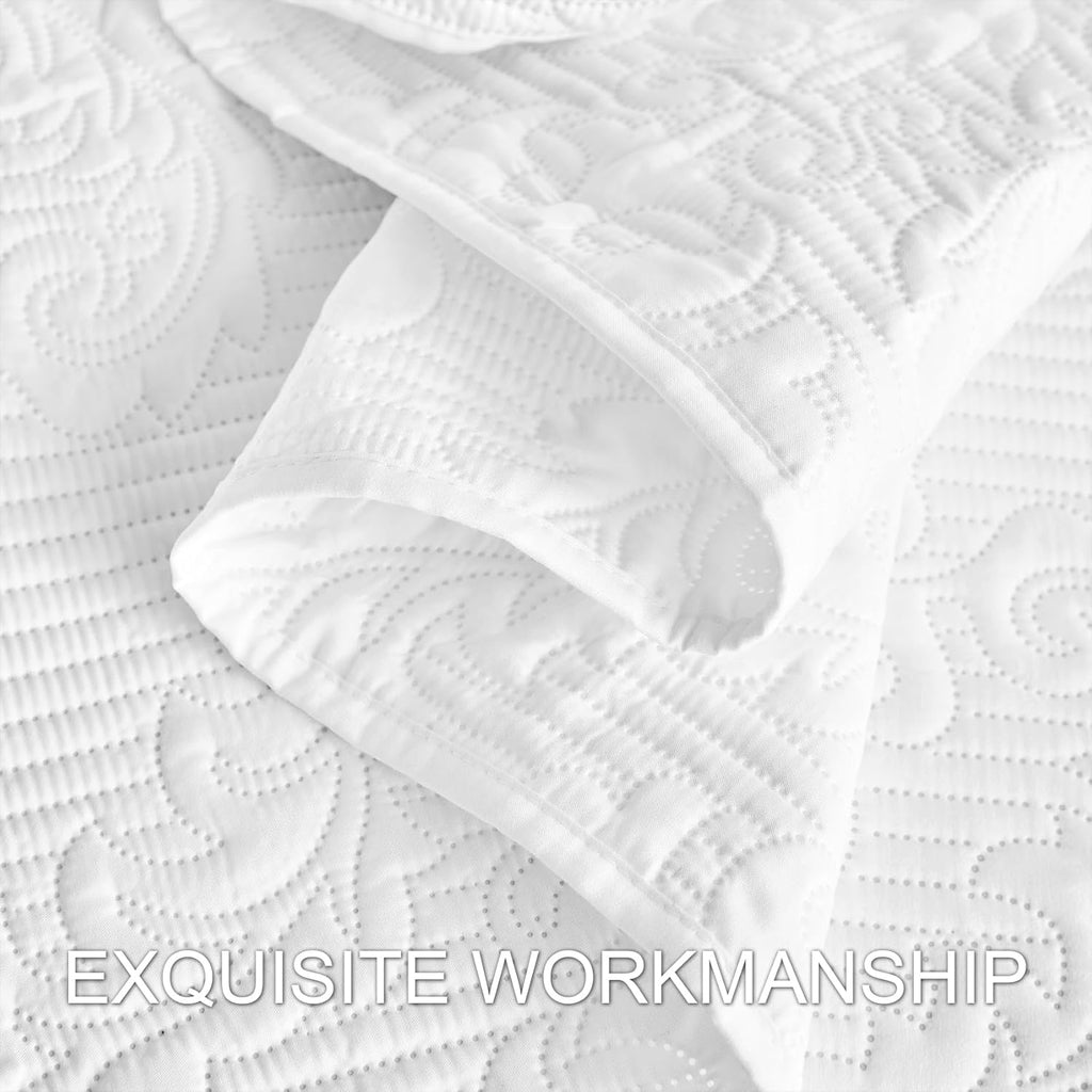 White Quilt - Ultrasonic Summer Bedspread, Soft Lightweight Coverlet Bedding Set, 3 Pieces (1 Quilt, 2 Pillowcases)