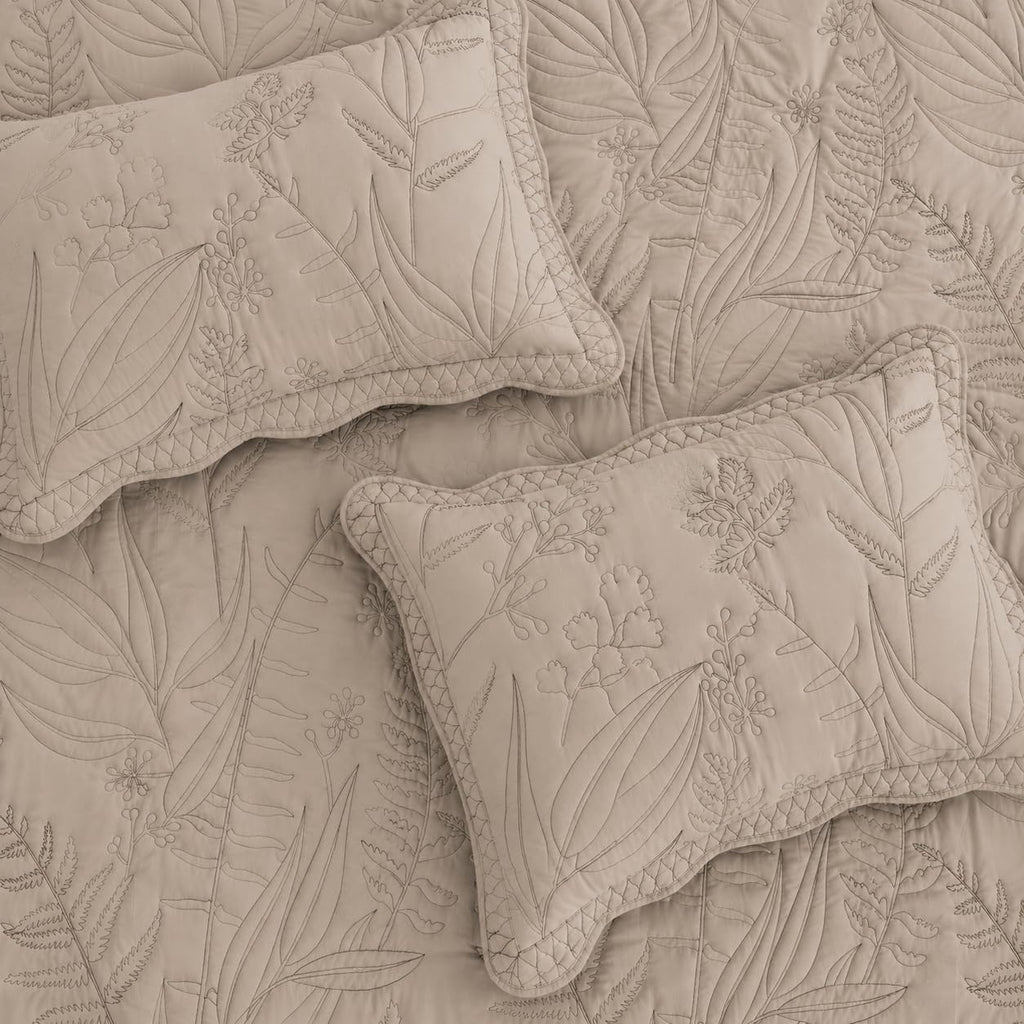 Botanical Oversized Bedspread - Leaves Pattern Stitching Quilt Set - Elegant & Fresh Style Bedding Coverlets