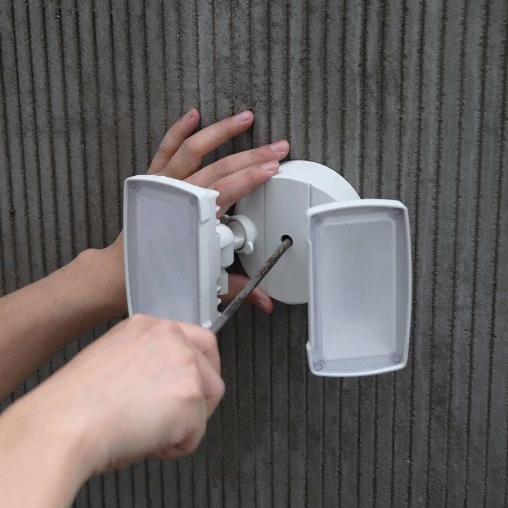 LED 3500 Lumen 32W 5000K Integrated Dual-Head Flood Light Outdoor Dusk to Dawn Waterproof Exterior Security Wall