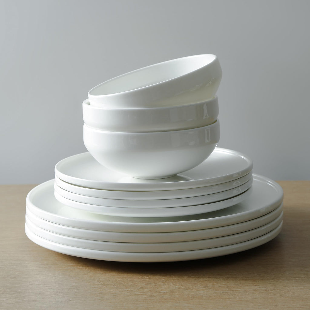 Lain Quinn Bone China 12-Piece Dinnerware Set, White