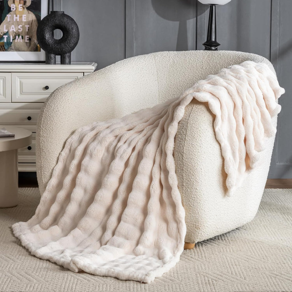 Off White Faux Fur Throw Blanket, Soft Fluffy Bubble Blanket, Thick Warm Plush Fuzzy Rabbit Fur Blanket for Fall and