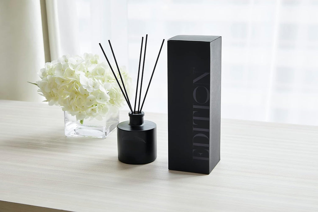 Reed Diffuser Set - Notes of Black Tea, Sicilian Bergamot, and Cedarwood - Pack of 1