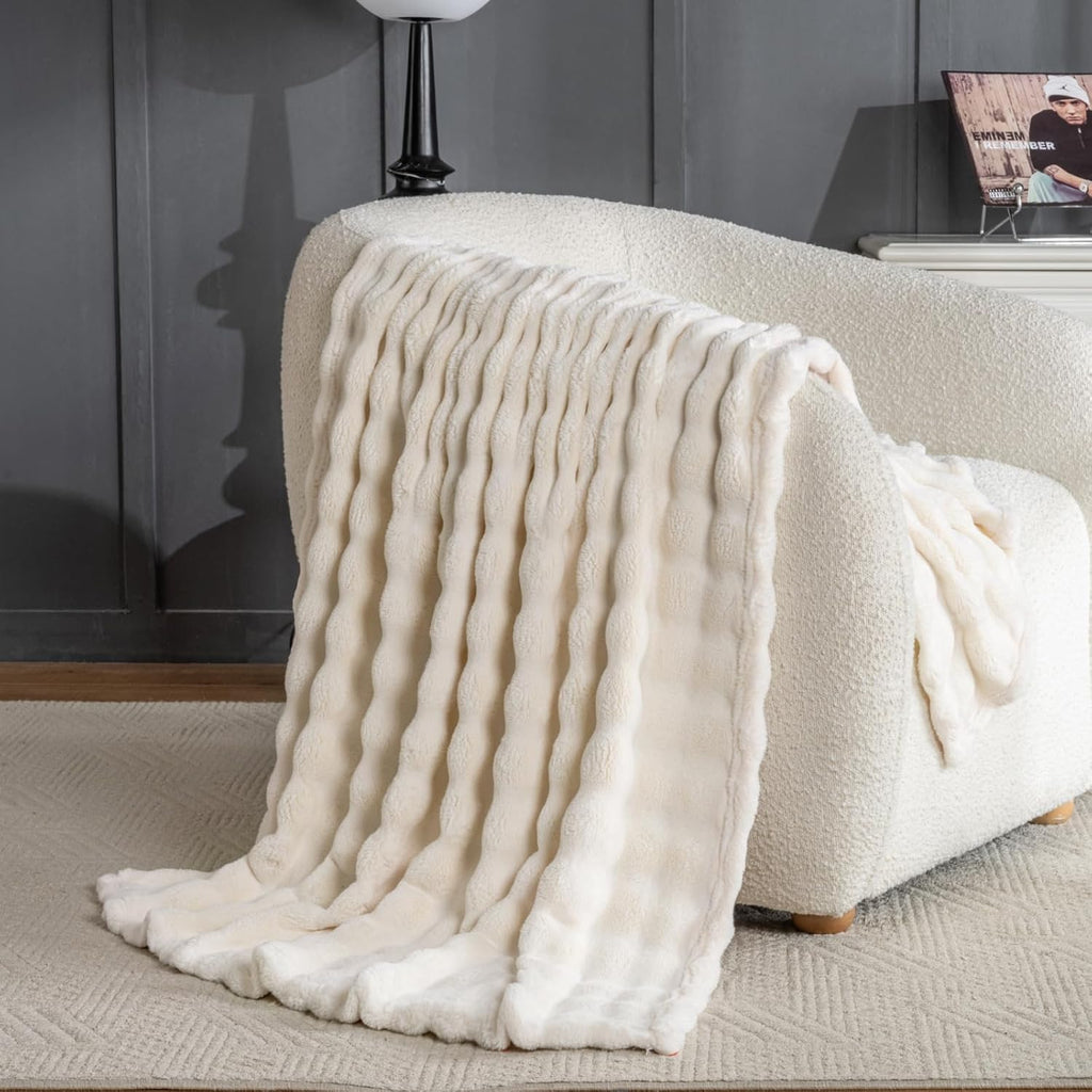 Off White Faux Fur Throw Blanket, Soft Fluffy Bubble Blanket, Thick Warm Plush Fuzzy Rabbit Fur Blanket for Fall and