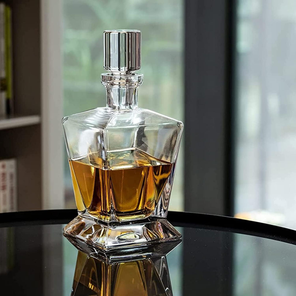 Whiskey Decanter with Lid, 25.4 oz, Caro Collection