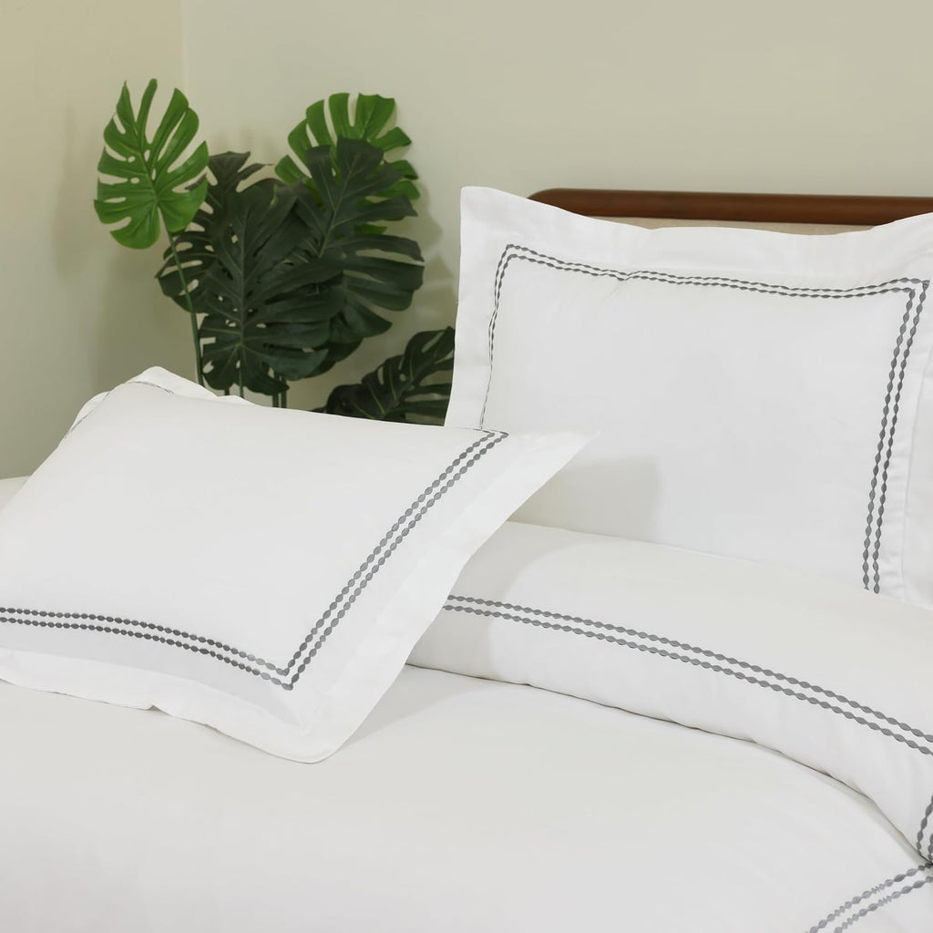 White Duvet Cover Luxury Hotel Quality Bedding Set 100% Cotton Embroidered Duvet Covers with 2 Pillow Shams