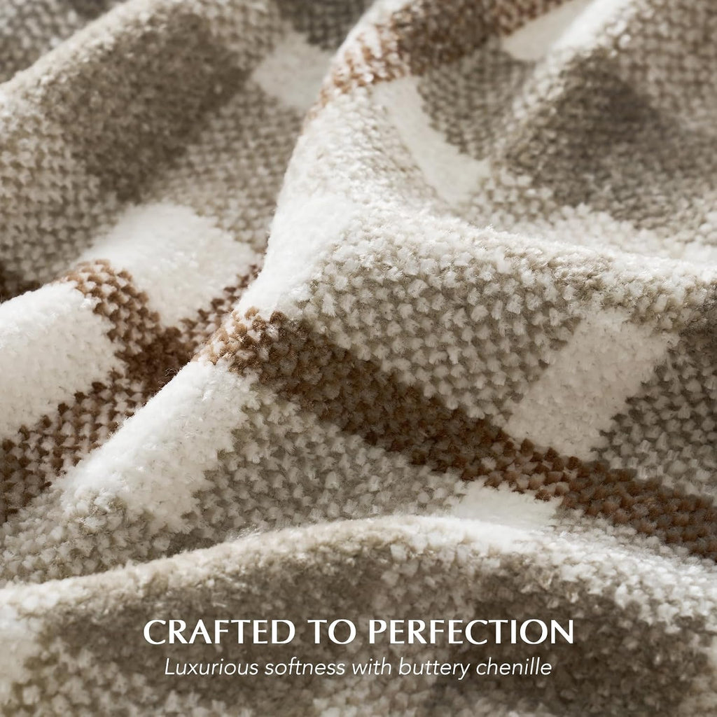 Plaid Chenille Throw Blanket, Super Soft Cozy Decorative Farmhouse Plaid Throw with Tassels, Lightweight Chenille