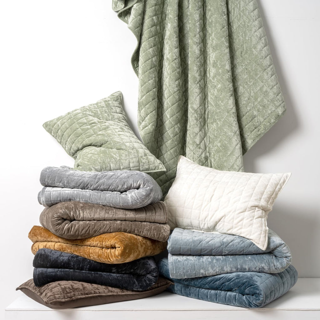 Luxury Velvet Quilt Set Bedding Sets, Ultra Soft Velvet Comforter Set, Lightweight Channel Box Stitch Oversized