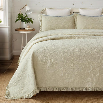 Beige Floral Quilt Set Cotton Ruffled Edge Quilt 3-Piece