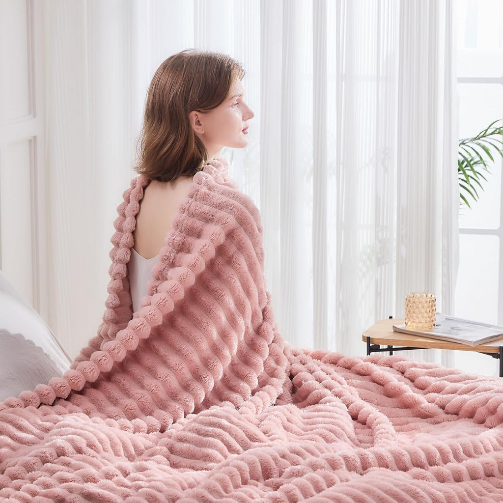 Super Soft Throw Blanket Pink Premium Silky Flannel Fleece 3D Ribbed Jacquard Lightweight Bed Blanket All Season Use