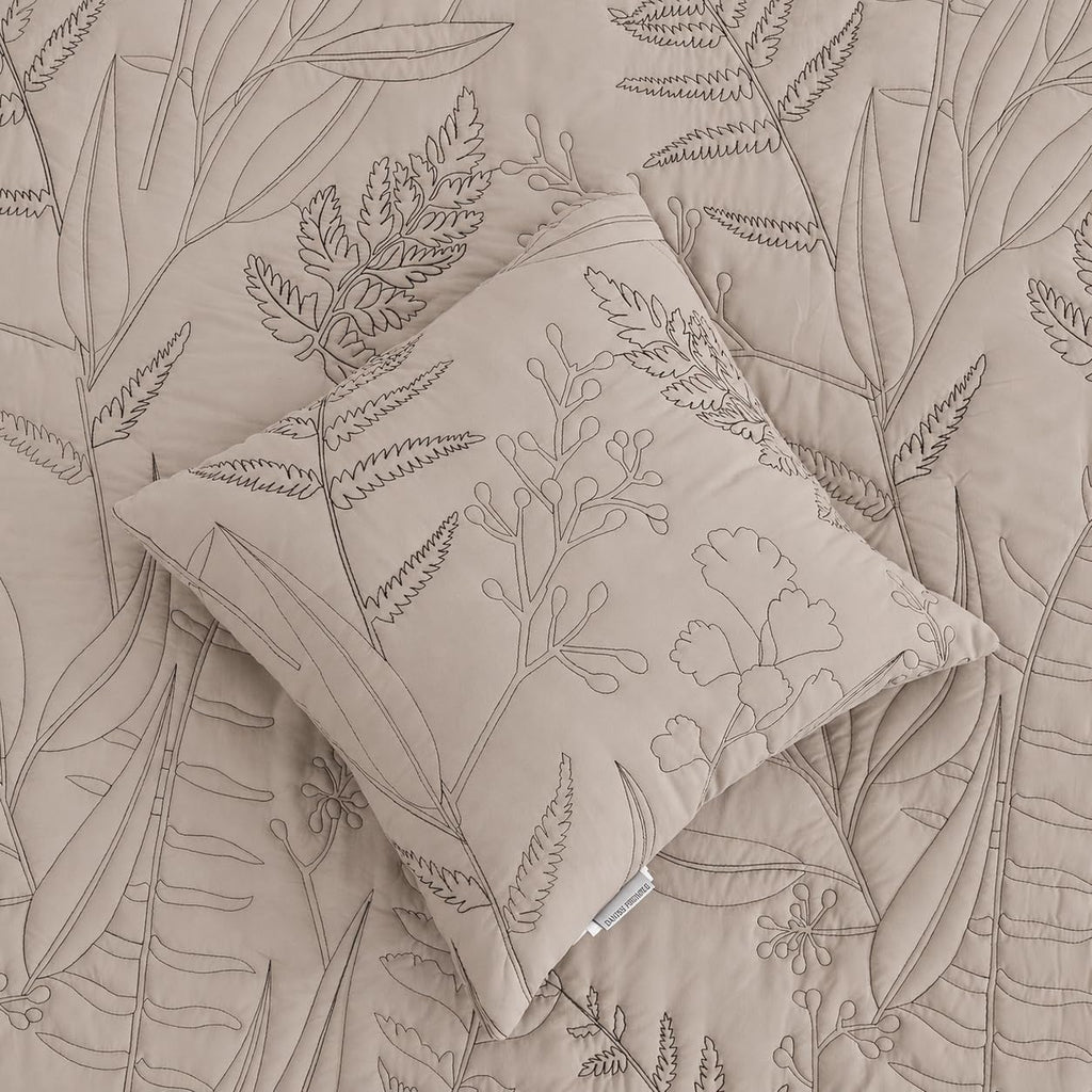 Botanical Oversized Bedspread - Leaves Pattern Stitching Quilt Set - Elegant & Fresh Style Bedding Coverlets