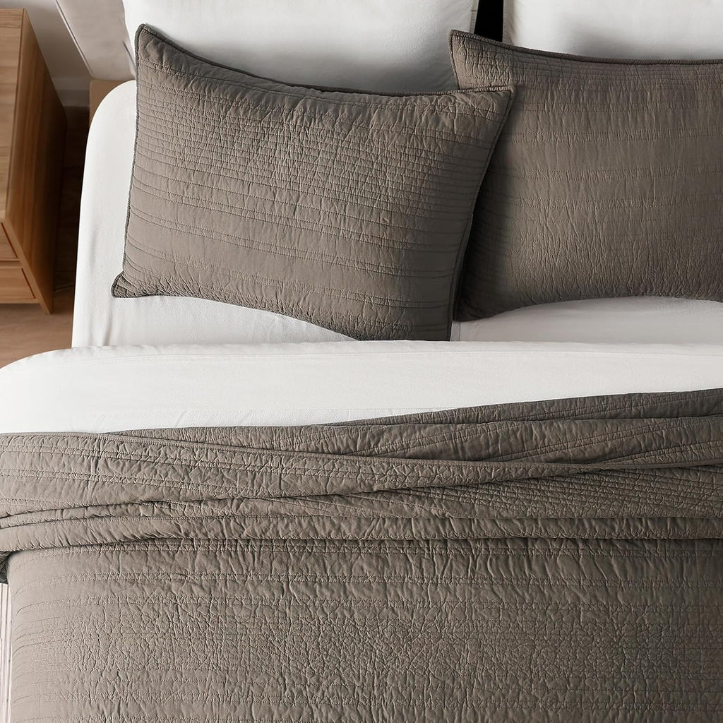 HOME 100% Cotton Modern Lines Quilt Set King, Mushroom Brown
