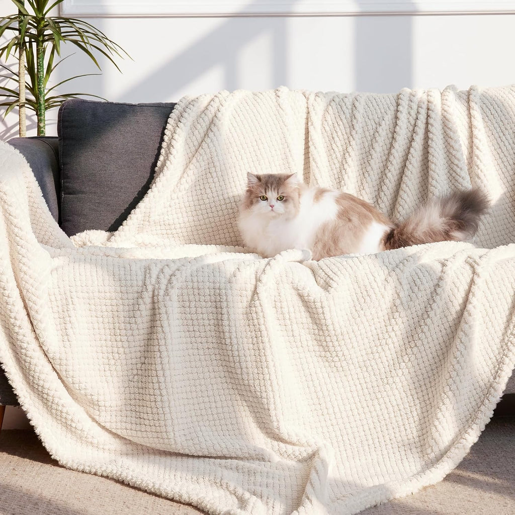 Extra Large Fuzzy Fleece Throw Blanket, 50x70 Inch Fluffy Warm Soft Jacquard Blankets for All Season, Lightweight and