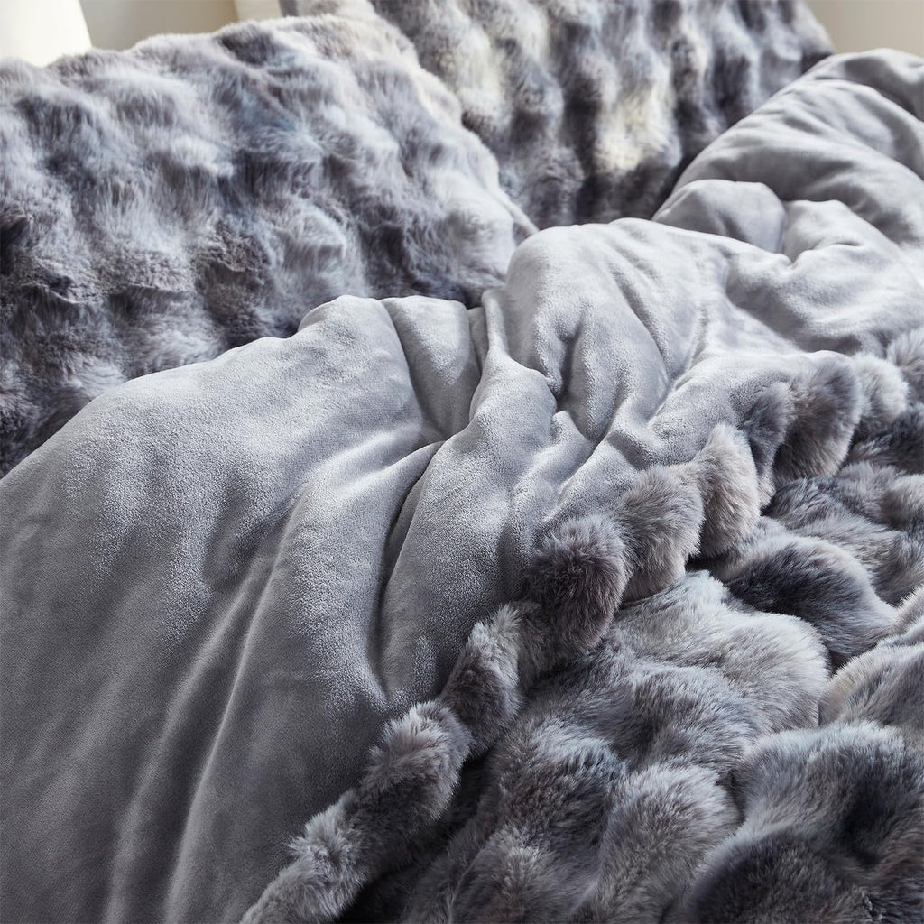 Beary Soft - Coma Inducer Alaskan King Comforter Set - Glacier Black Bear