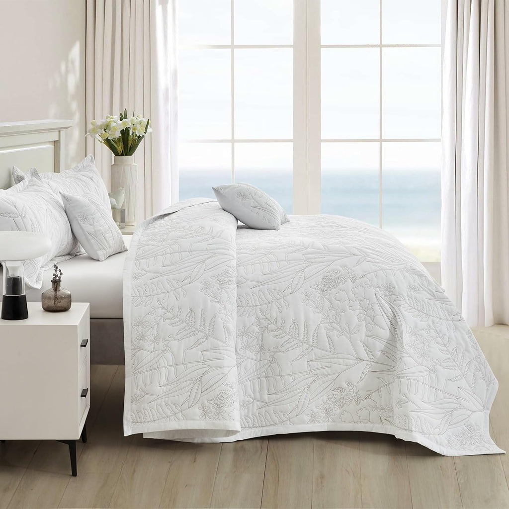 Botanical Oversized King Bedspread, Stitched Leaf Quilt Set King/Cal King, Lightweight Reversible Coverlet, Tailored