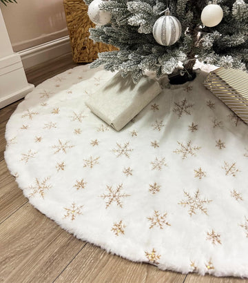 60 Inch Sequin Faux Fur Christmas Tree Skirt Decoration for Merry Christmas Party White Plush Gold Sequin Snowflake