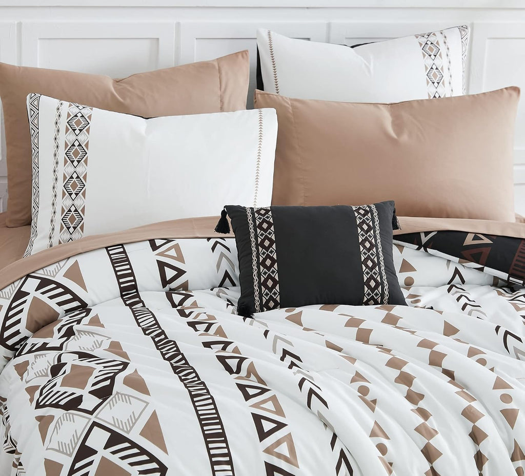 Comforter Set - 7 Pieces Boho Bed in a Bag, Western Bedding Set for All Seasons
