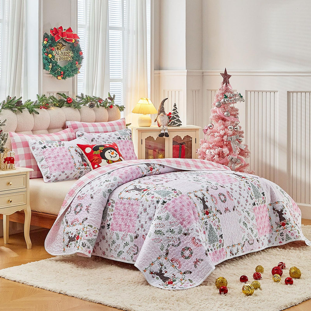 3pcs Christmas Quilt Set Queen, Pink Xmas Patchwork Design, Lightweight Microfiber Bedspread Coverlet for All Season