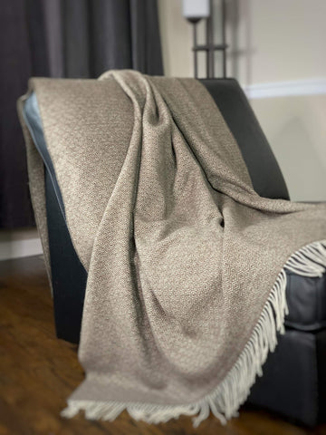 Wool Throw Blanket Geo Diamond Pattern Oversized Couch Throw Blanket Fringe Trim Soft Merino Woolen Afghan Minimalist