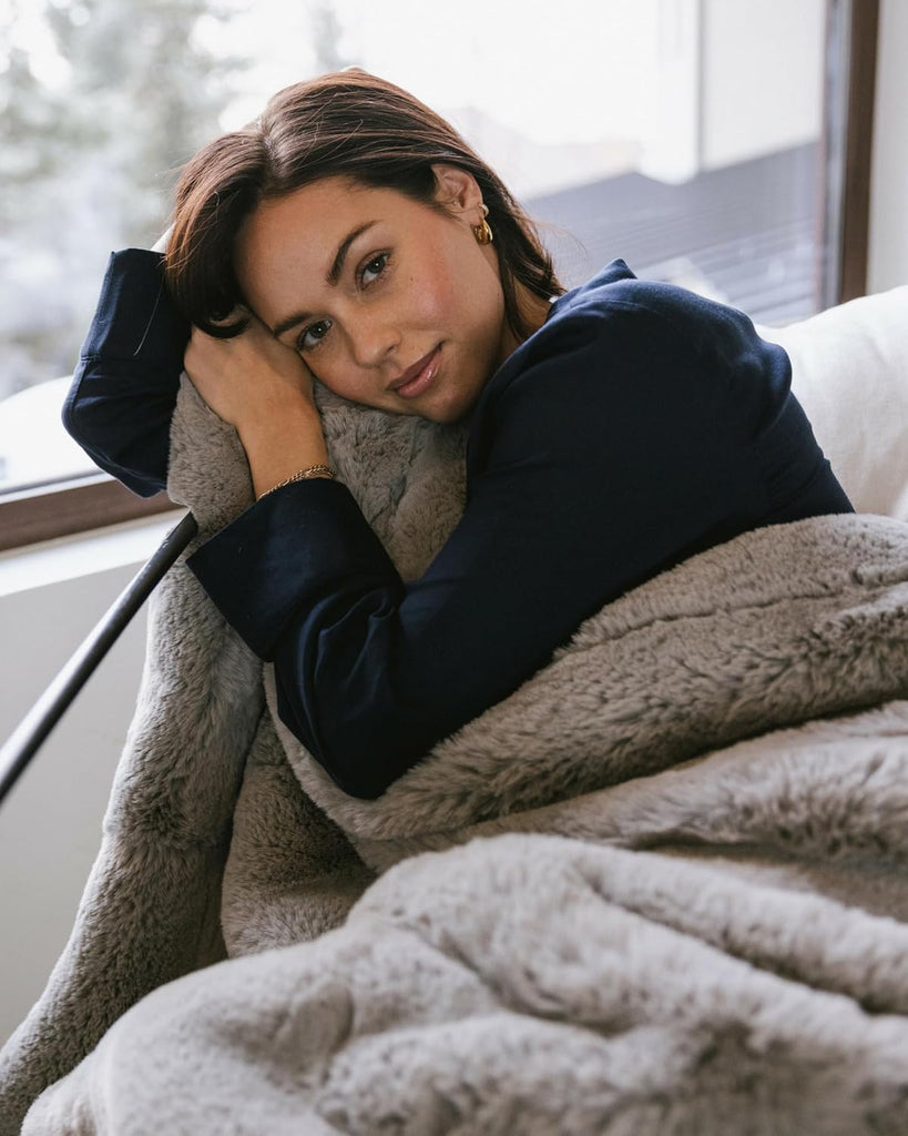 Cuddle Blanket, Faux Fur Ultra-Soft Luxury Throw Blanket