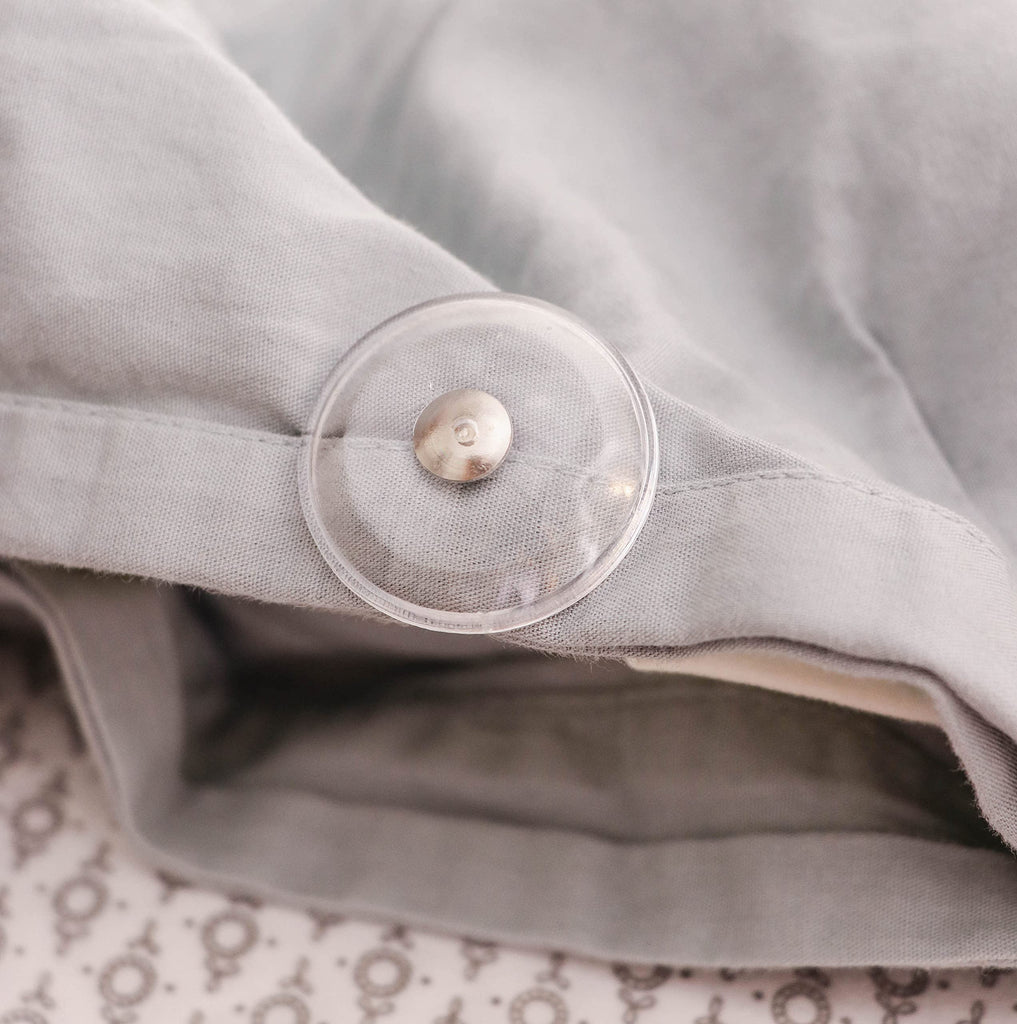 Clear Magnetic Duvet Clips with Magnetic Key for Easy Removal. Pack of 8 Comforter Fasteners that are Safe Locking