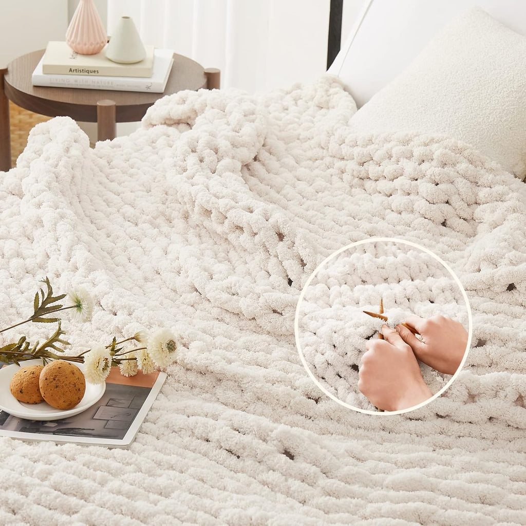 Chunky Knit Blanket Throw,Soft Chenille Yarn Throw Blanket 50x60，Handmade Cable Knit Crochet Blanket,Large Knit