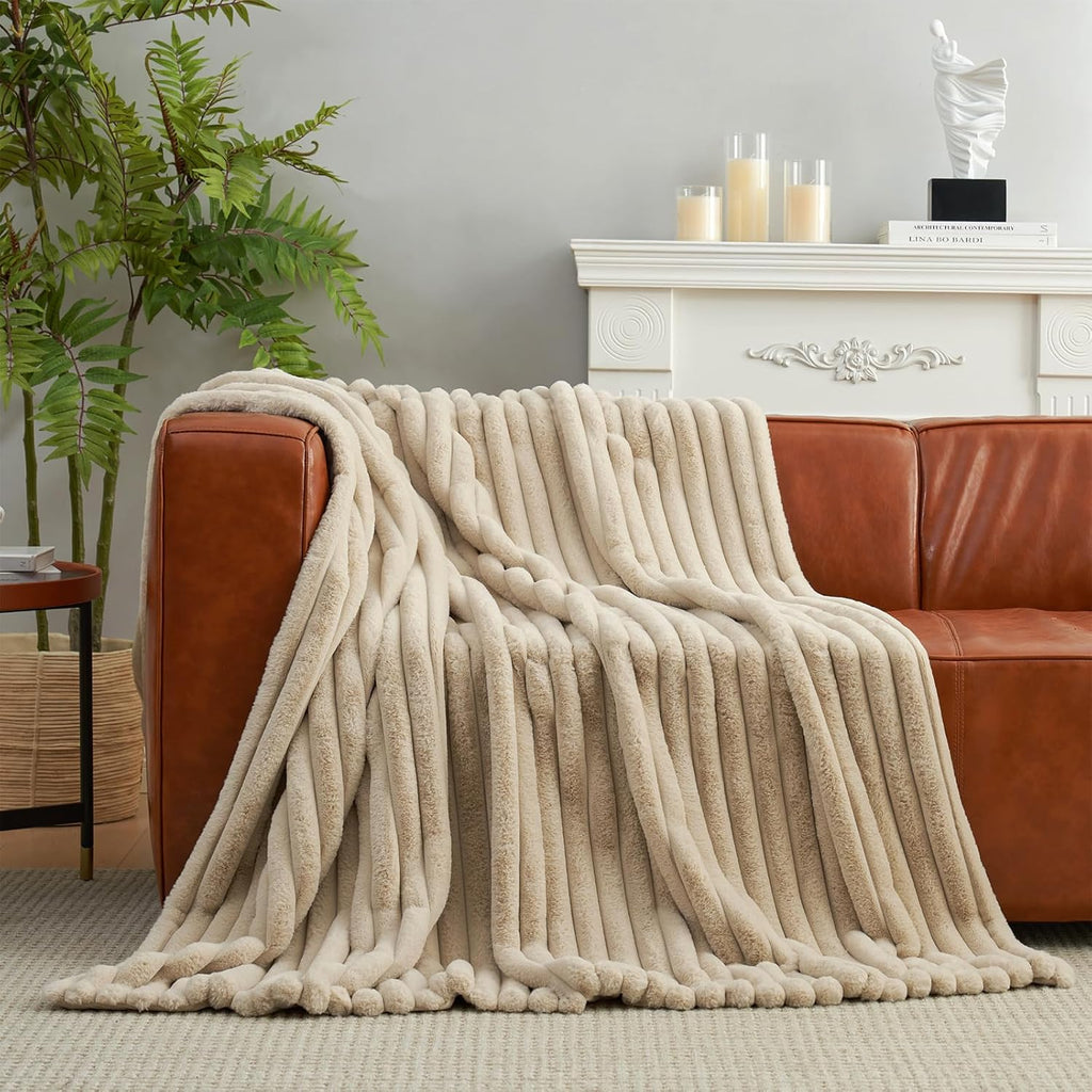 Faux Fur Throw Blanket, Cozy Fuzzy Fluffy Fur Luxurious Soft Striped Plush Gift Blankets for Family Sofa Chair