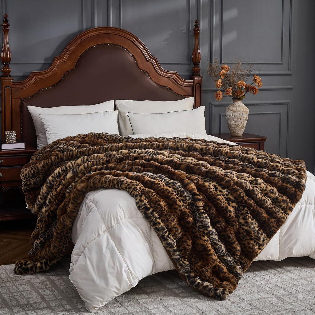 Faux Fur Blankets, 51''x63'')