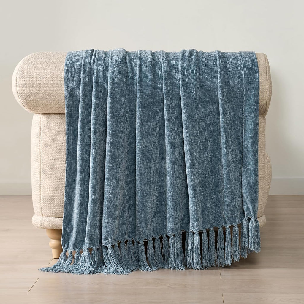 Soft Chenille Throw Blanket, Cozy Plush Fuzzy Decorative Chenille Knit Throw Blanket with Tassels, Lightweight
