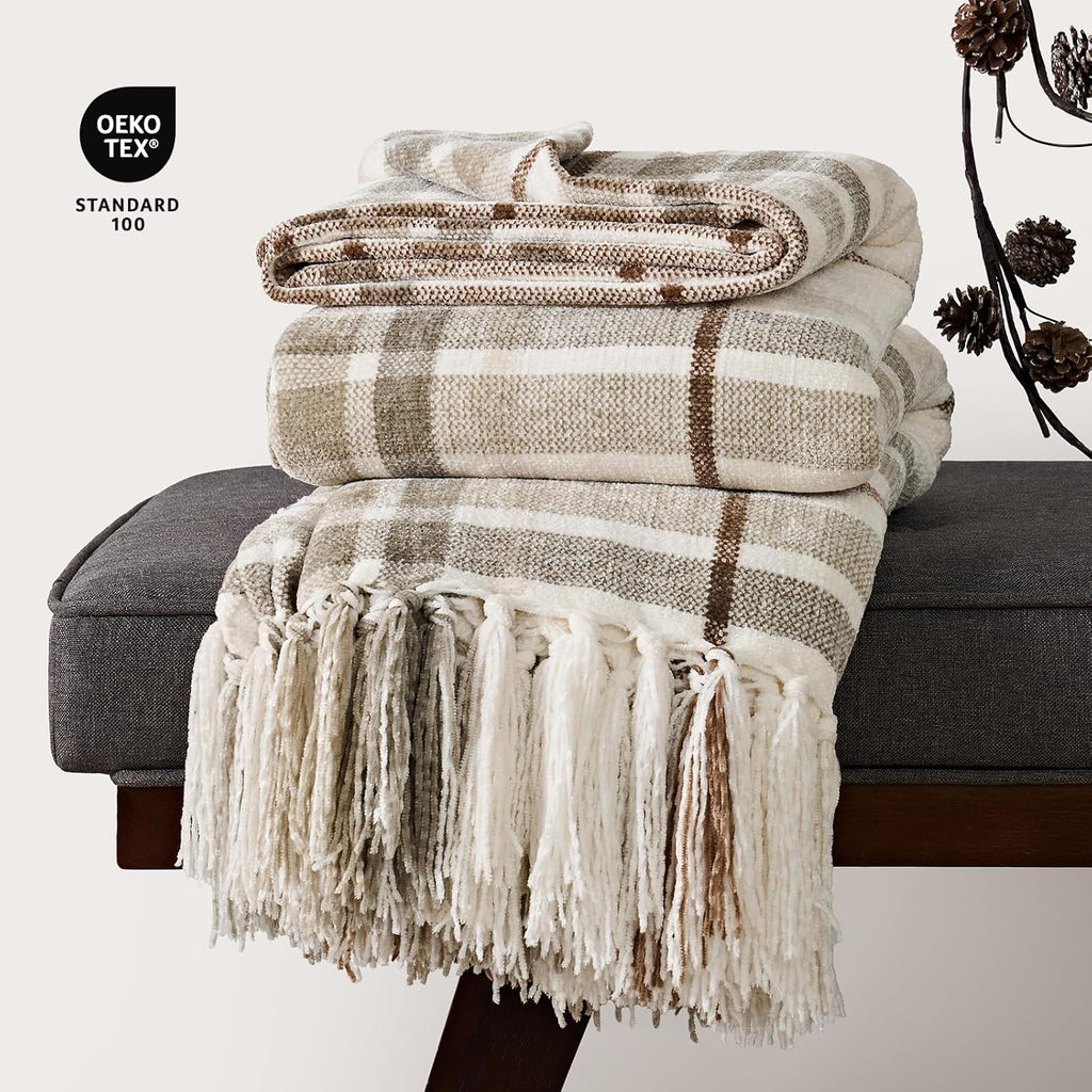 Plaid Chenille Throw Blanket, Super Soft Cozy Decorative Farmhouse Plaid Throw with Tassels, Lightweight Chenille