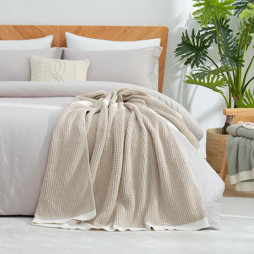 Chenille Throw Blanket, Soft Cozy Waffle Throw, Warm Yet Lightweight, Breathable All-Season Throws for Women Men