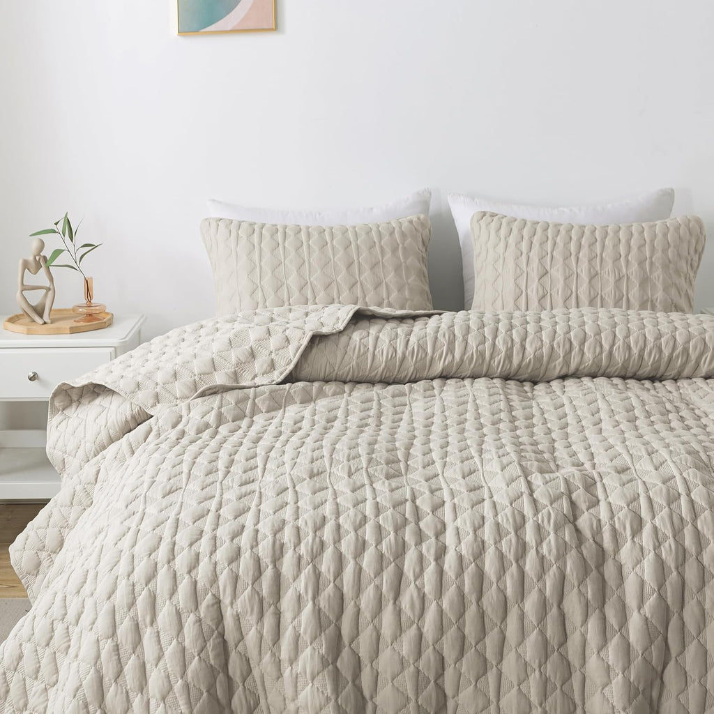 Light Beige Quilt Bedding Set with 2 Pillow Shams, Lightweight Soft Bedspread Coverlet, Thin Comforter Bed Cover