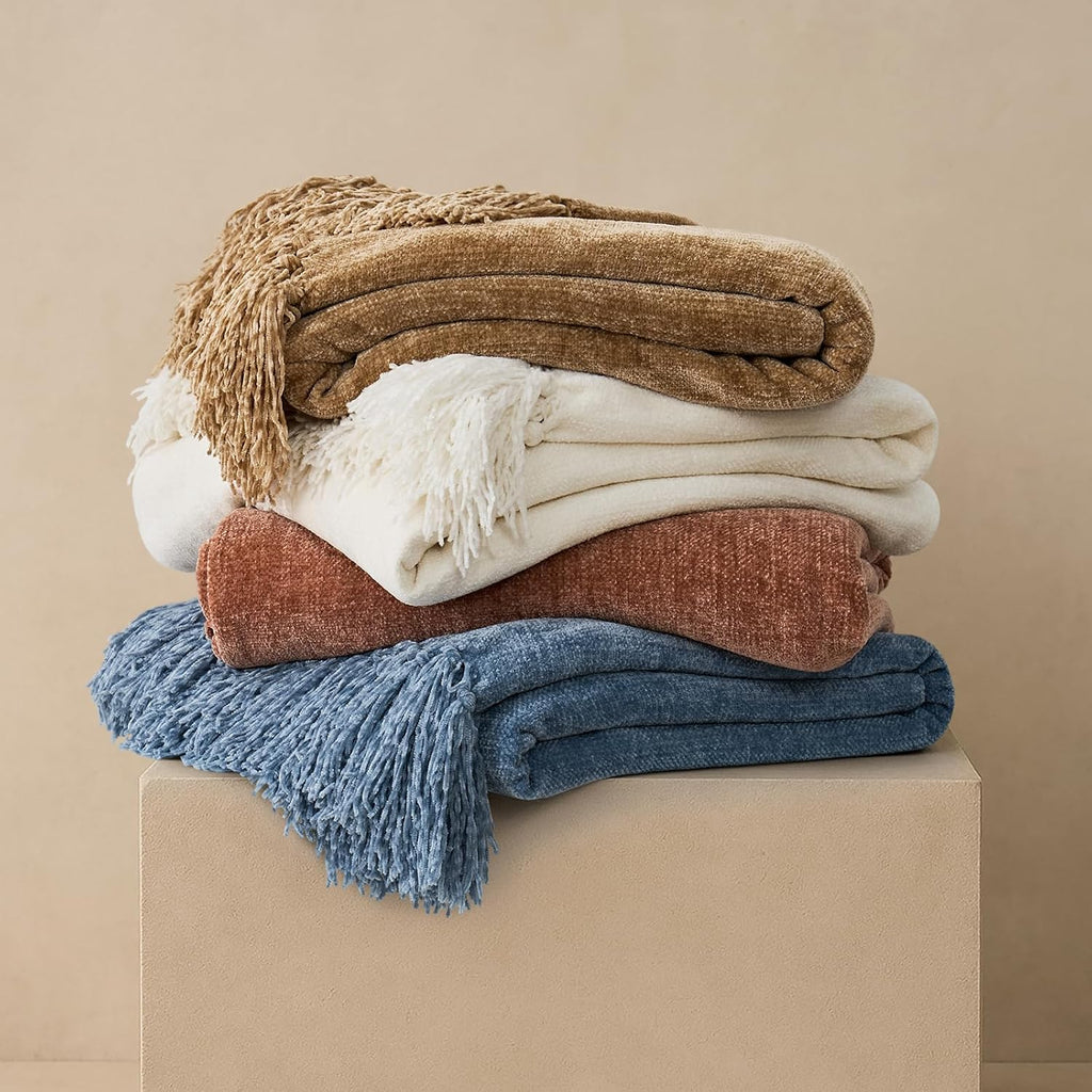 Soft Chenille Throw Blanket, Cozy Plush Fuzzy Decorative Chenille Knit Throw Blanket with Tassels, Lightweight