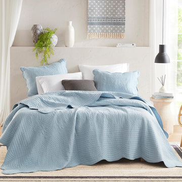 Queen Quilt Set Damask Coverlet Set for Queen Bed, Cottage Oversized Quilt Set, Scallop Edge, All Season, Pre-Washed