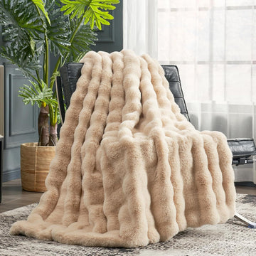 Faux Fur Throw Blanket, Fuzzy Soft Plush Thick Bubble Blanket, 50 * 60 Inches Beige