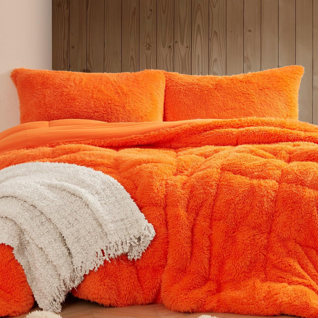 Alaskan Winters Coma Inducer King Oversized Comforter, Orange Tiger