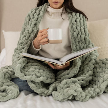 Chunky Knit Throw Blanket 50x60, Sage Green Chenille Throw Blanket, Soft Fluffy Cable Knit Blanket, Oeko-TEX