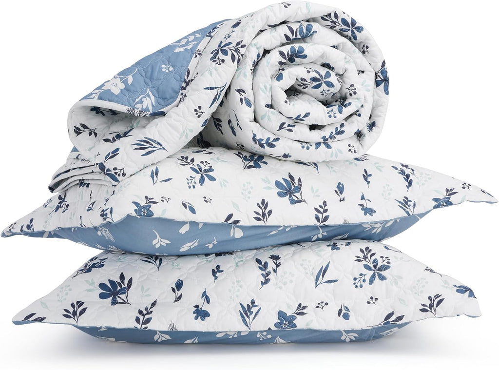Floral Quilt - Reversible Blue & White Floral Comforter, Daisy Design Lightweight Bedspread Quilt Bedding, Soft