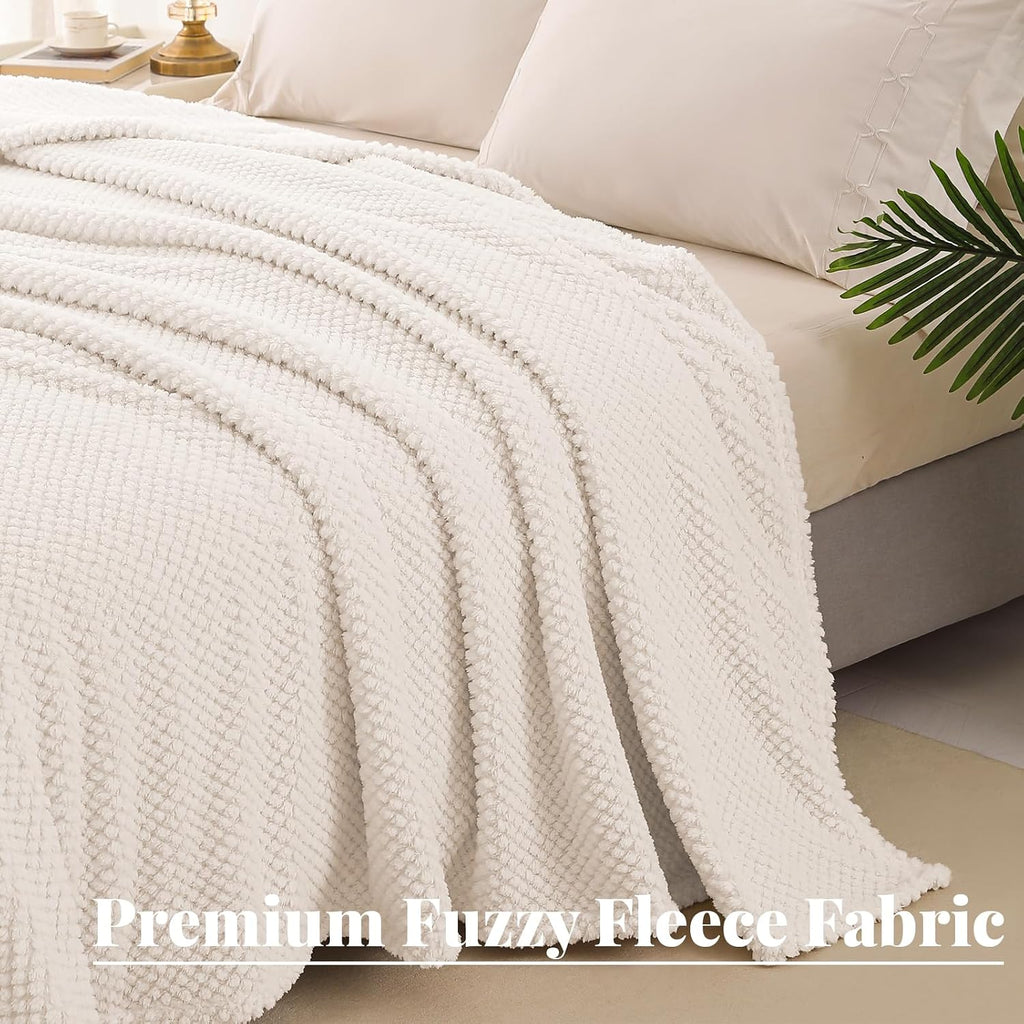 Extra Large Fuzzy Fleece Throw Blanket, 50x70 Inch Fluffy Warm Soft Jacquard Blankets for All Season, Lightweight and