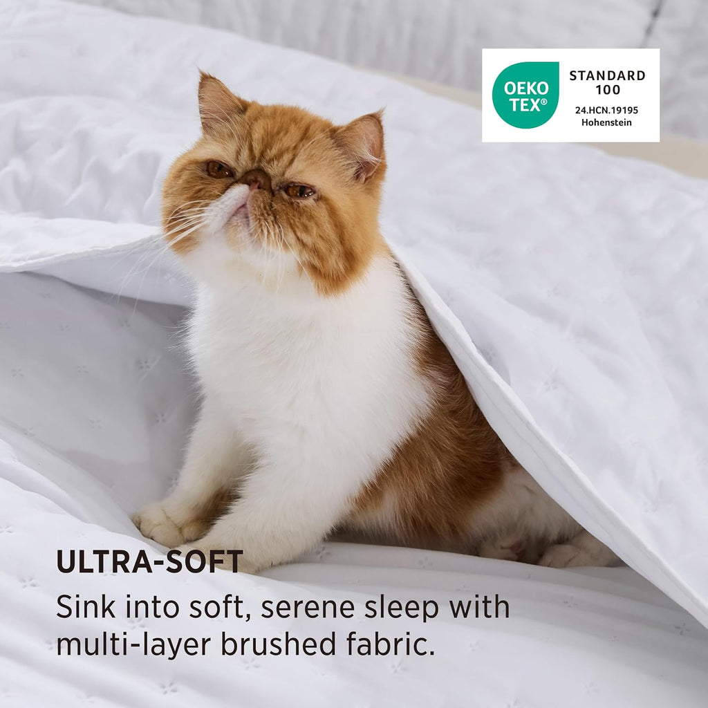Quilts Queen - Lightweight Comforter Queen for Summer, Bright White Bedspread Quilt with Clover Pattern, Soft