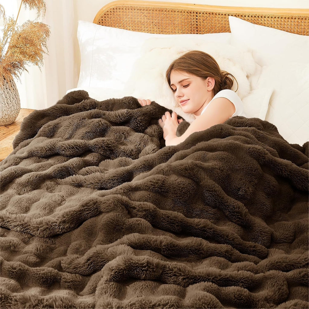 Faux Rabbit Fur Blanket: 50" x 60" Luxury Soft Fluffy Thick Fur Throw Blanket